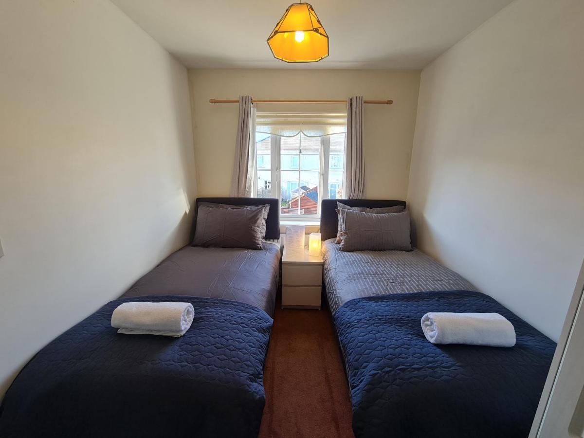 2 Cosy Bedrooms In A 3 Bed Home Tyrrelstown Exterior photo